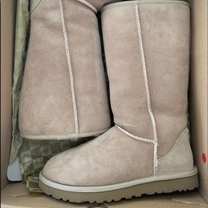 New UGG Sand Tall Boots size 7